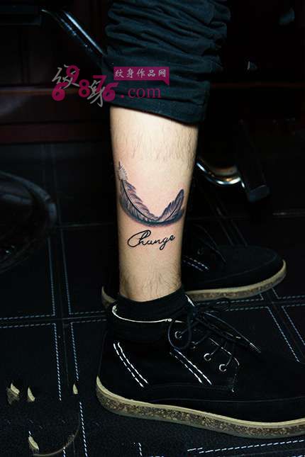 创意脚踝羽毛小清新纹身图片