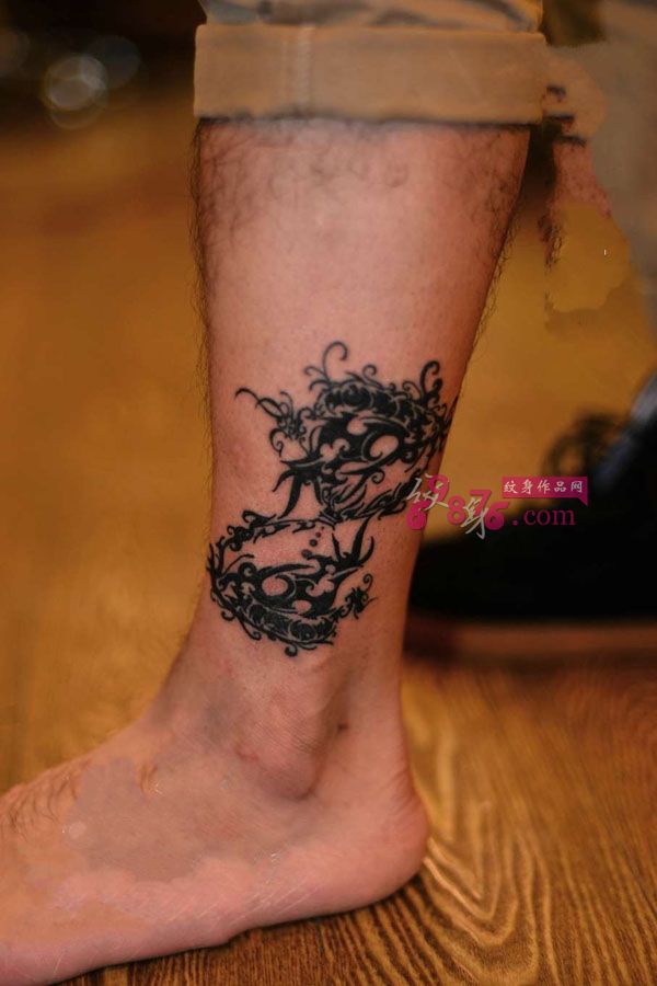 创意图腾沙漏脚踝纹身图片