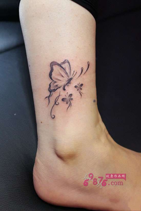 淡雅小蝴蝶脚踝纹身图片