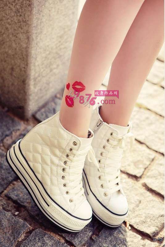 脚踝红唇创意纹身贴图片