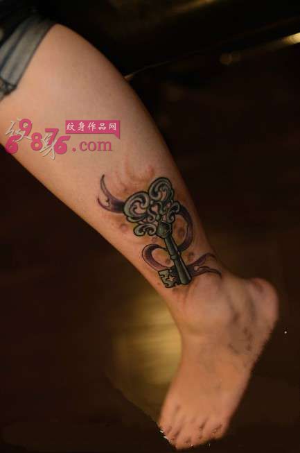 复古钥匙脚踝纹身纹身图片