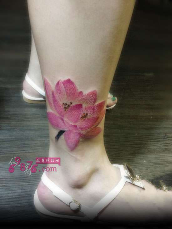 清新水墨粉色莲花脚踝纹身图片