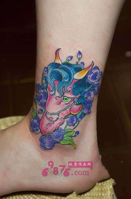 彩色小马头像脚踝纹身图片