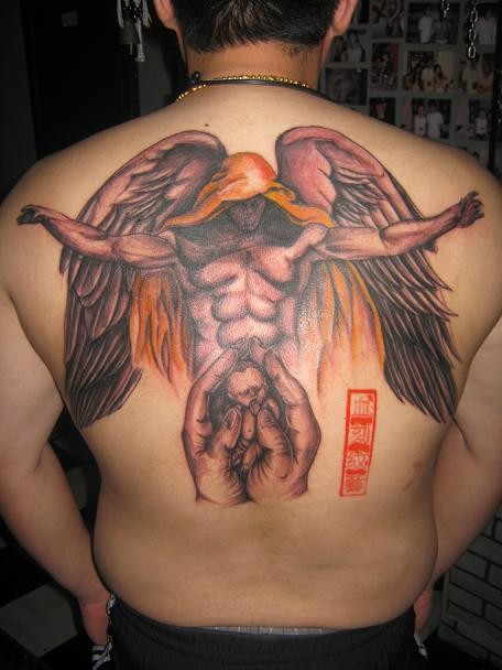 欧美时尚的天使纹身