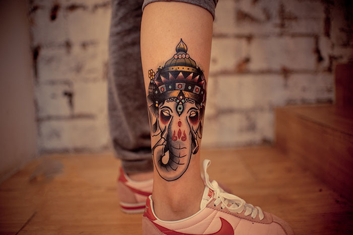 彩色象神脚踝时尚纹身图片