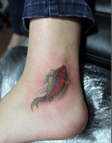 可爱的小鲤鱼纹身图案图片