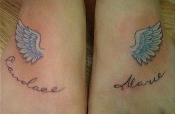 一幅脚部翅膀纹身图案图片