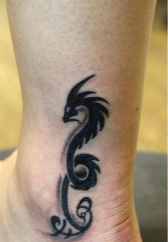 脚部图腾龙纹身图案图片
