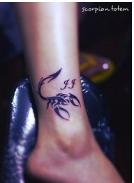 一幅流行的脚踝蝎子纹身图案图片