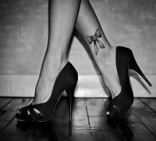 脚踝小清新蝴蝶结纹身图案图片