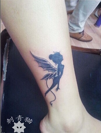 漂亮MM脚部清新可爱的美女精灵纹身图图片