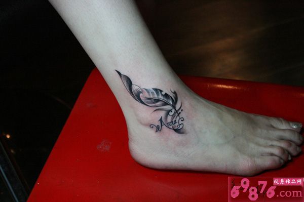 漂亮脚踝时尚好看的羽毛纹身图片图片