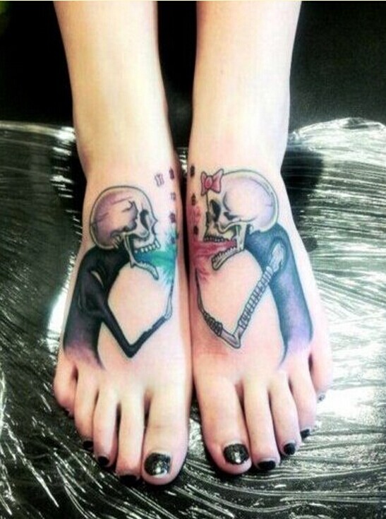 女性脚背个性骷髅头纹身图案图片