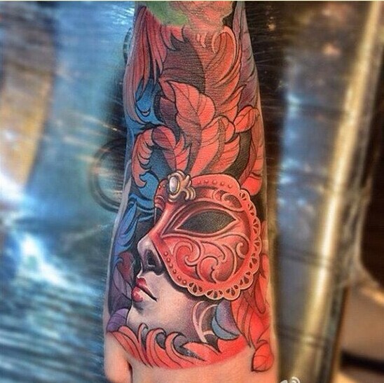 个性脚背女郎纹身图案欣赏图片