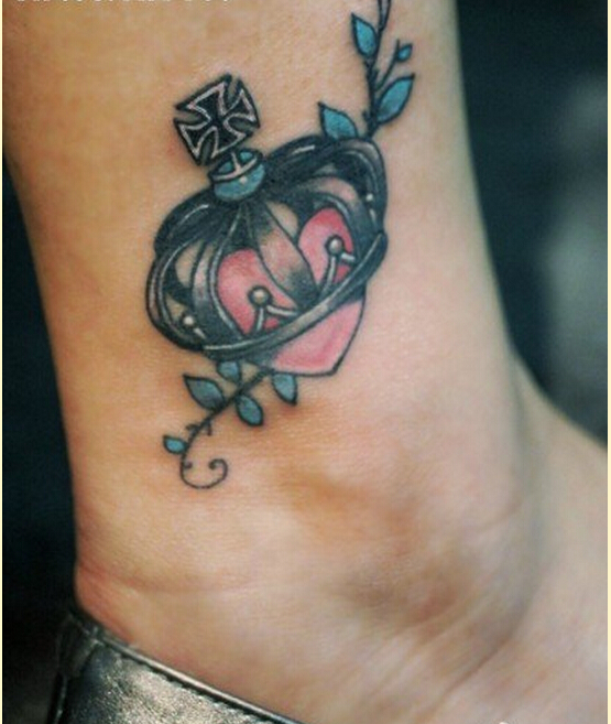 女性脚踝好看的爱心皇冠纹身图案图片