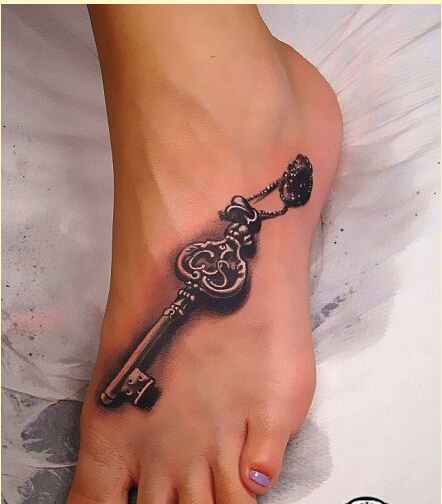 女生脚背漂亮好看的钥匙纹身图案图片