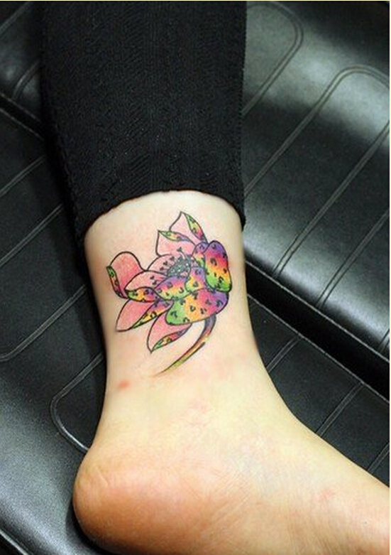 个性脚踝漂亮好看的彩色莲花纹身图案图片