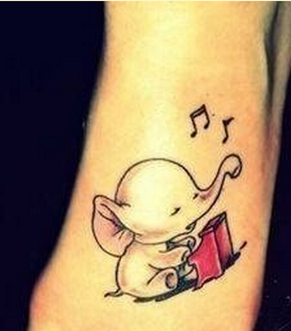 女性脚背漂亮好看的象纹身图案图片