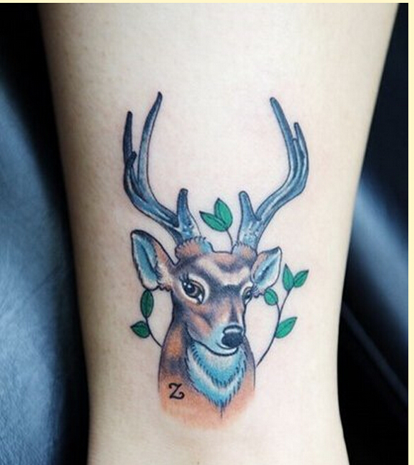 漂亮脚踝时尚好看的彩色羚羊纹身图案图片