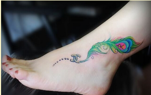 漂亮脚部时尚好看的羽毛文身图案图片