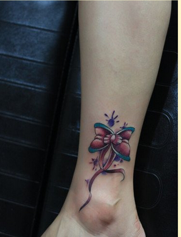 女性脚踝时尚好看的彩色蝴蝶结纹身图图片