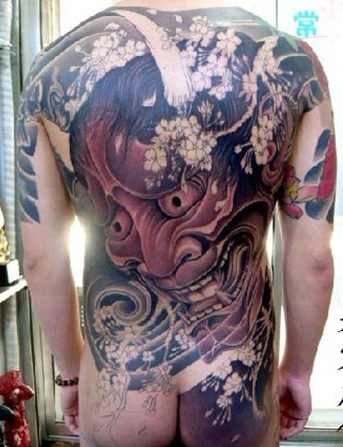 人们常用青面獠牙来形容般若