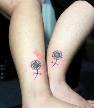 情侣时尚的图腾刺青