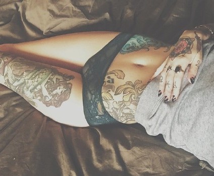 性感腹部妖艳的诱惑