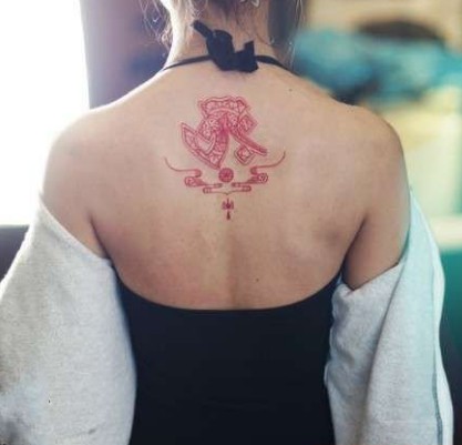 唯美小巧的梵文字体刺青