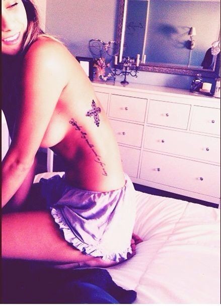 纹身美女私房大尺度写真