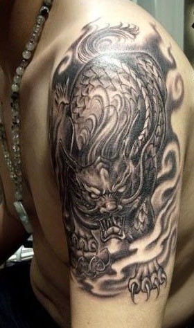 超酷的手臂麒麟纹身