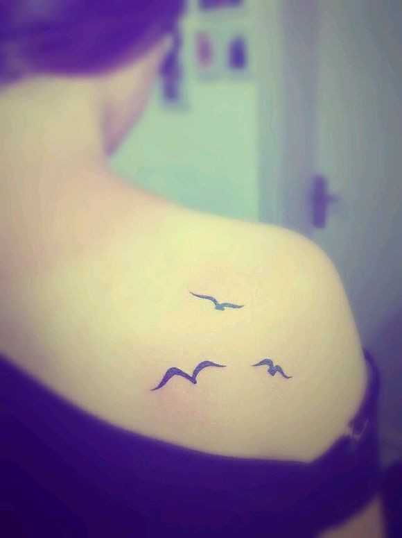 小清新肩部优雅刺青