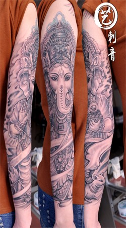 花臂象神纹身