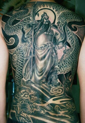 霸气关公满背纹身
