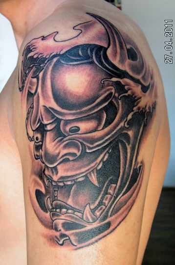 胳膊上帅气的般若刺青