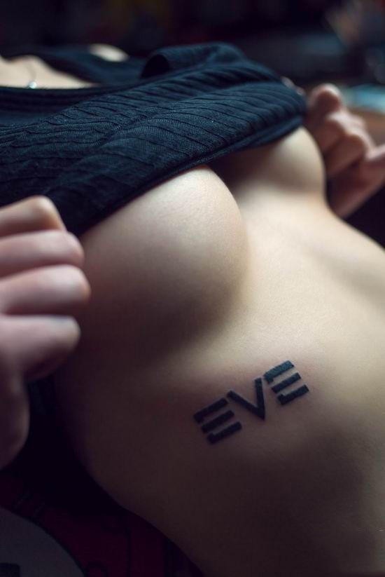 为时尚献身的美女