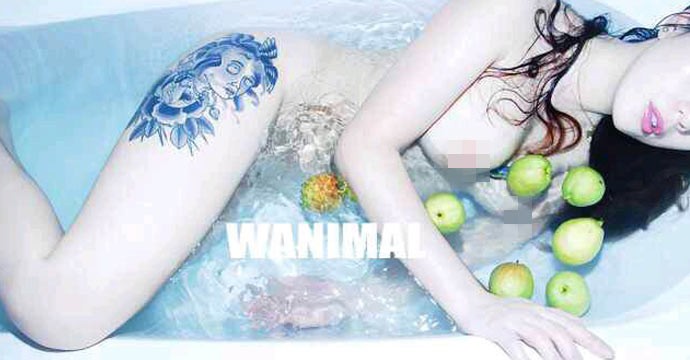 美女赤身大玩纹身诱惑