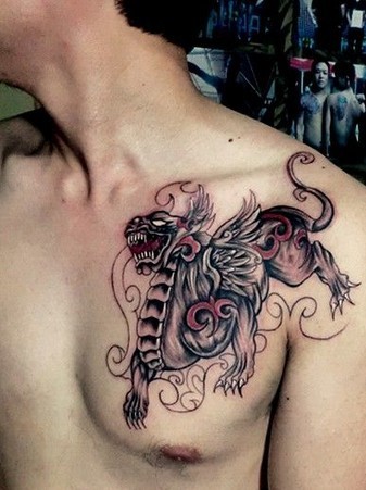 胸部霸气的神兽貔貅纹身