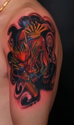 胳膊炫酷的麒麟刺青
