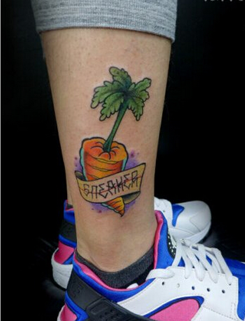 女性脚踝个性好看的彩色萝卜纹身图片图片