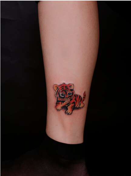 漂亮脚踝可爱好看的小老虎纹身图案图片