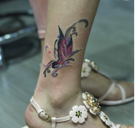 女生脚部潮流时尚好看的蝴蝶纹身图案图片