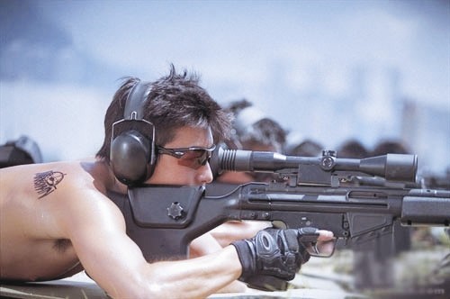 潮流男神陈冠希纹身