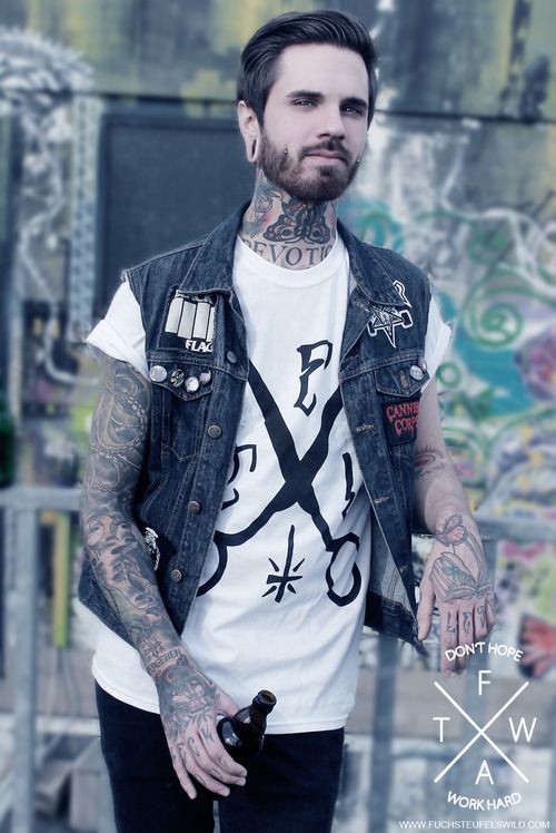 欧美个性潮男手臂纹身