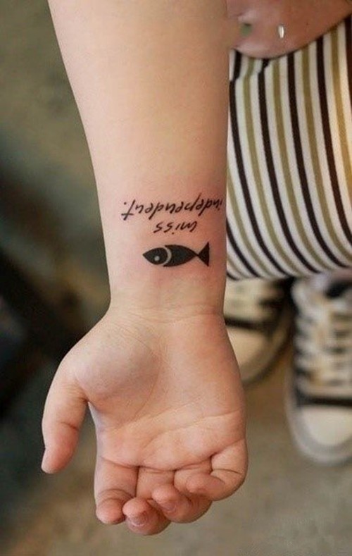 简单的小清新手臂纹身