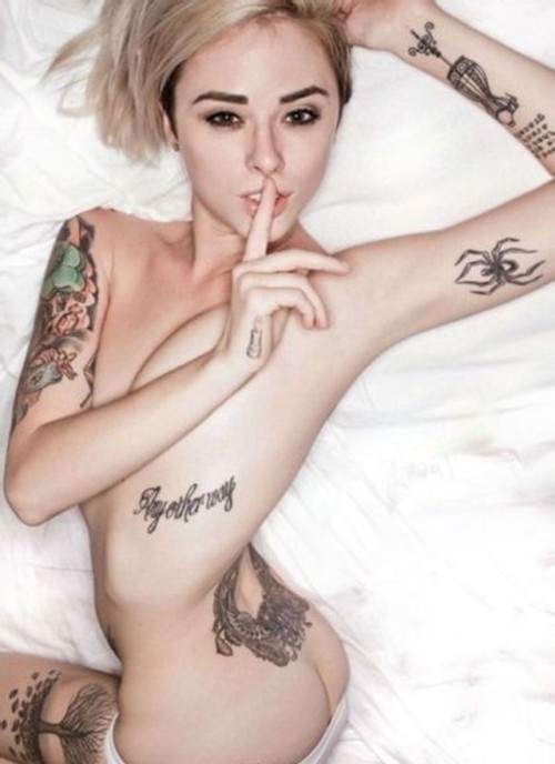 欧美性感女性时尚纹身