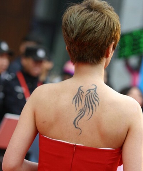 歌手谭维维个性时尚纹身