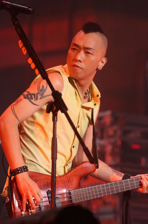 歌手黄家强手臂纹身