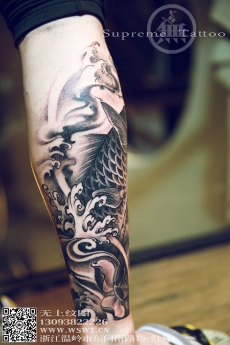 个性小腿鲤鱼纹身