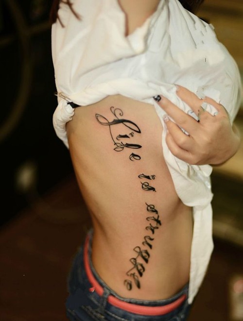 性感美女腰部刺青